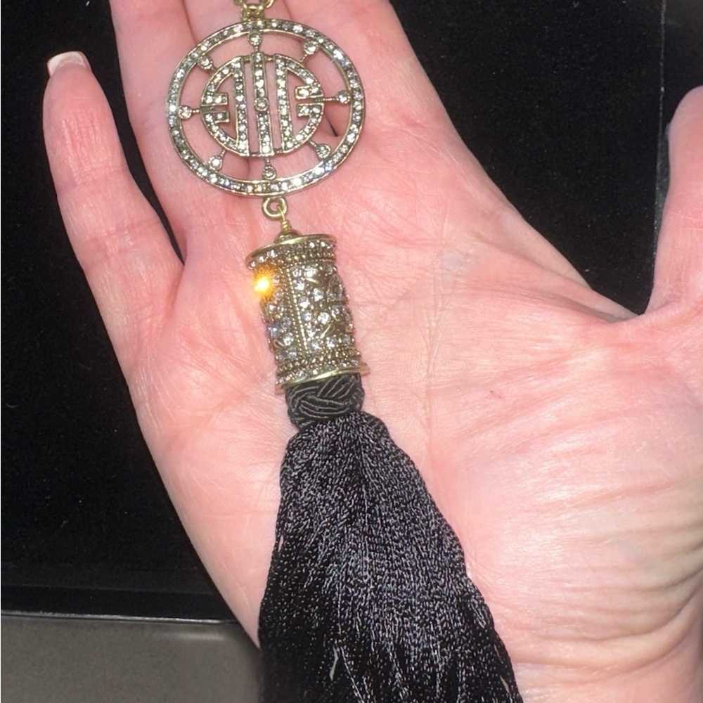 HEIDI DAUS Shimmering Dragon Tassel Necklace Crystals Gold and Black Pendant NIB - Picture 9 of 9